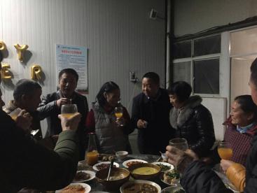 新年開(kāi)工第四天，借著新年的喜慶，公司為2月份生日的員工舉辦了“生日宴”